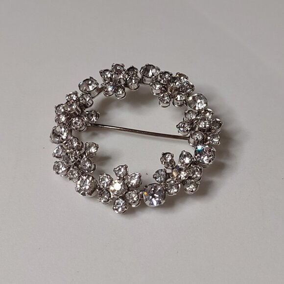Round Clear Rhinestone Brooch - Picture 1 of 13